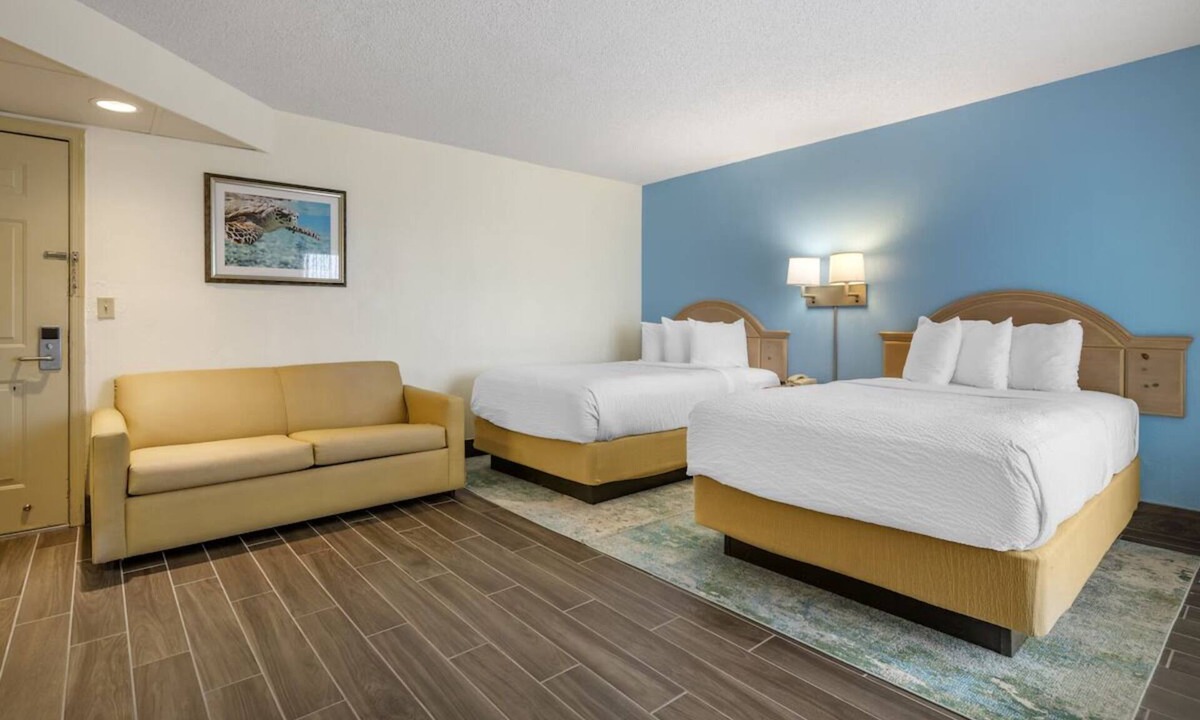 Seabreeze Park Hotel | 3 Units | Ocean View Retreat with Pool and Parking Near Daytona Lagoon
