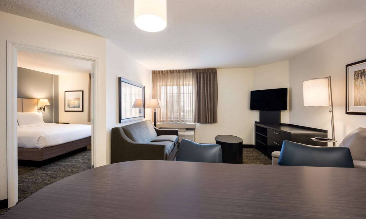 Morris Plains Hotel | 3 Units | Spacious Extended Stay Suites Near Morristown and NYC Access