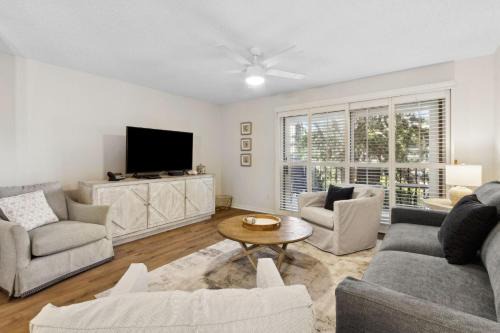 Amelia City House | 307 Sailmaker