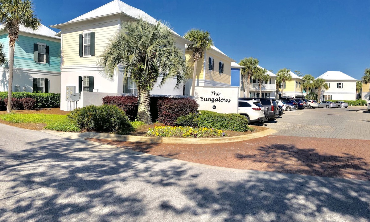 Seagrove Beach House | 🏖30A Turquoise Paradise Bungalow 104: 400yds to Beach, Beach Wagon & Chairs