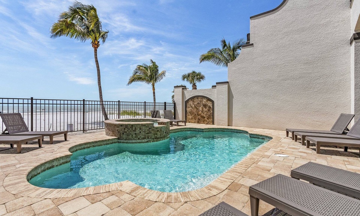Mid Island House | 3132-3134 Gulf-Front 10BR Estate: Private Pools, Spas, Views