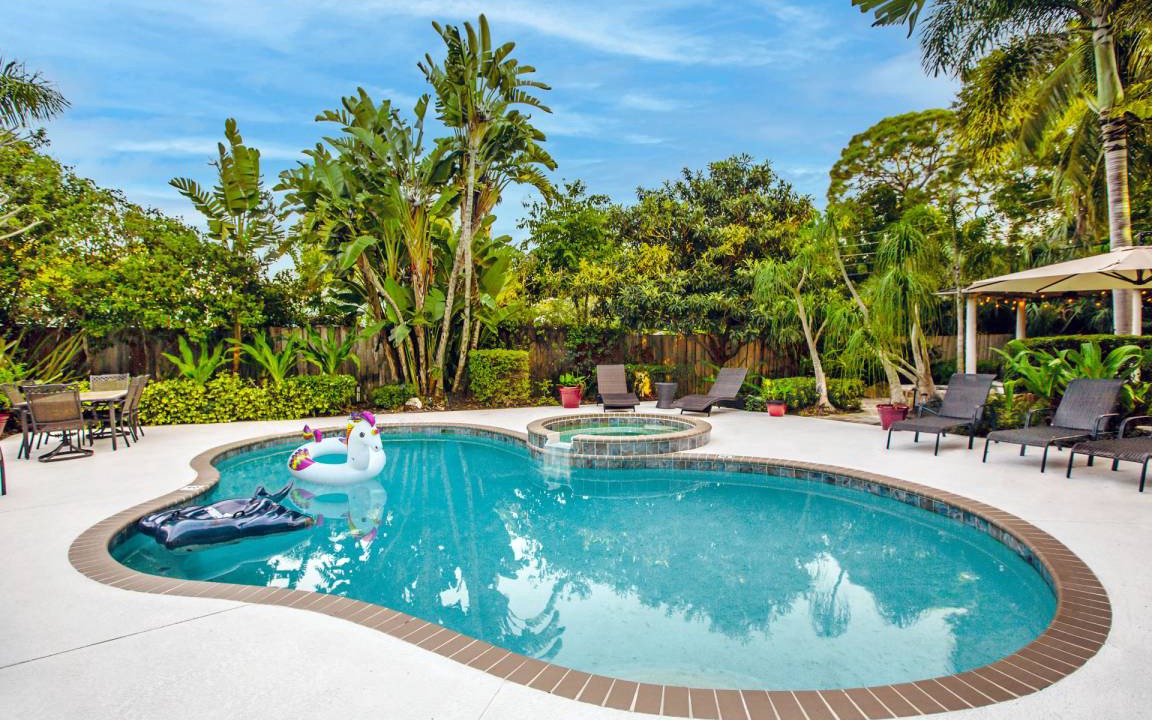 Bradenton House | 330 m² House ∙ 4 bedrooms ∙ 12 guests