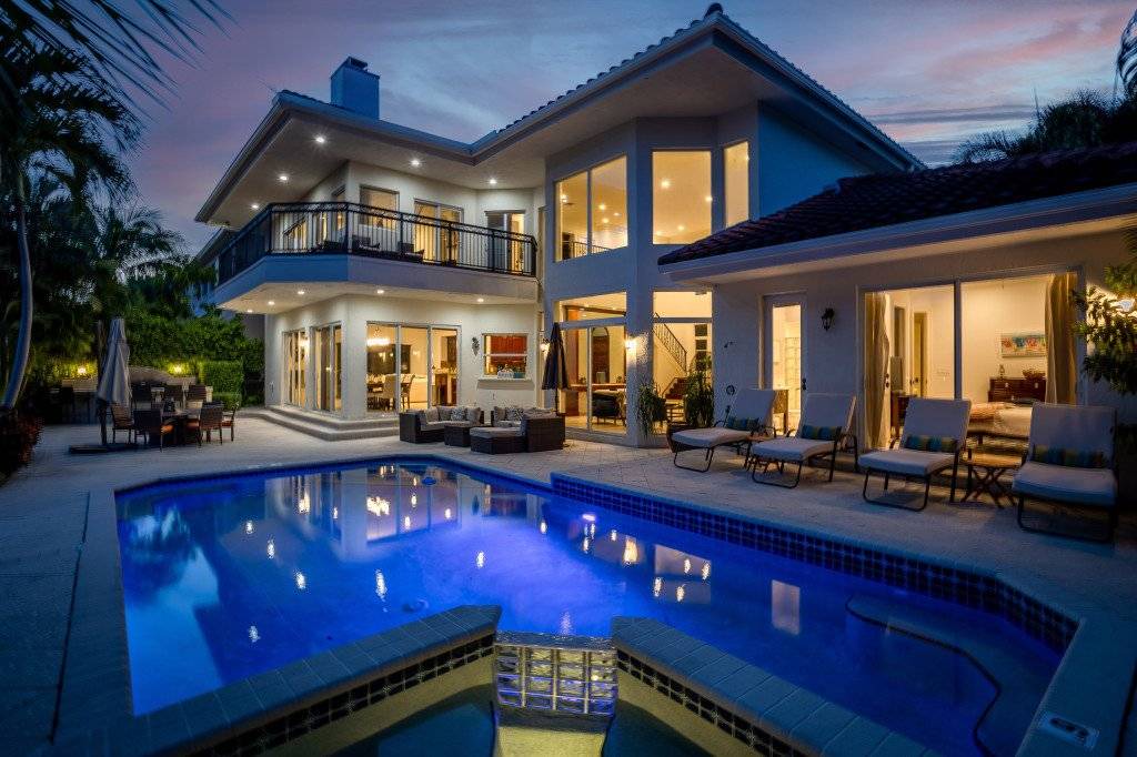 Tropic Isle House | 340 m² House ∙ 4 bedrooms ∙ 8 guests
