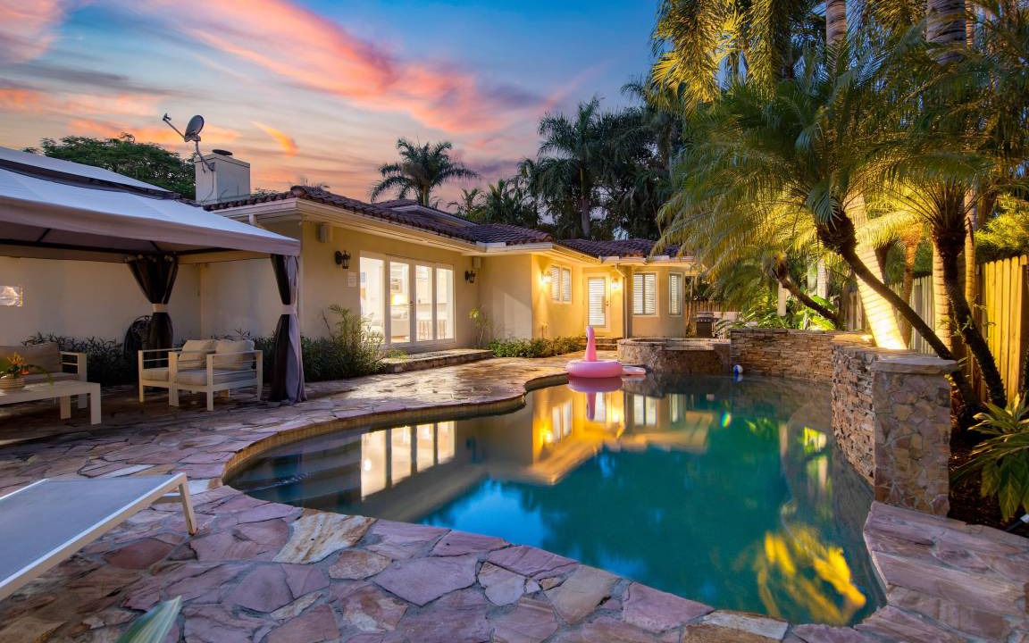 Coral Ridge House | 350 m² House ∙ 5 bedrooms ∙ 14 guests