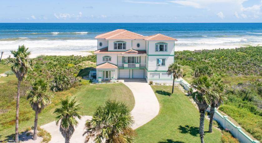 Marineland Acres House | 367 m² House ∙ 4 bedrooms ∙ 10 guests