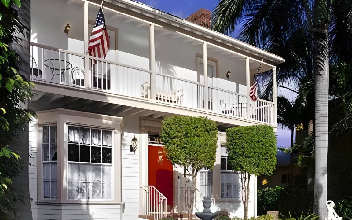 Parrot Cove Bed & Breakfast | 37 m² Bed and breakfast ∙ 4 guests