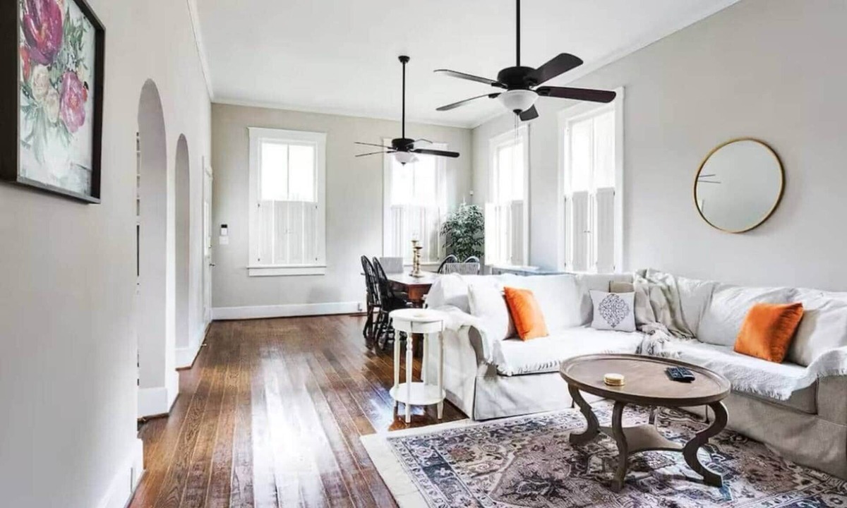 Old Shandon House | 3BD 2BA Shandon | Porch, Fenced Yard + Walkable