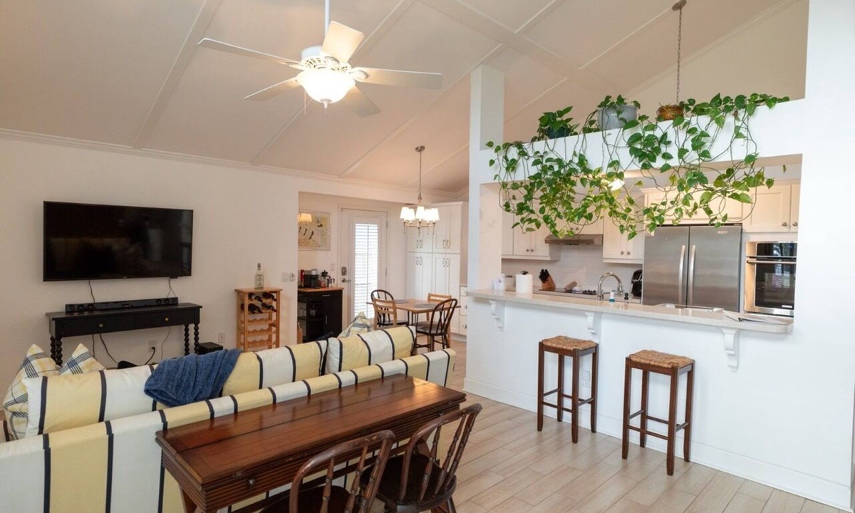 Jacksonville Beach House | 3BR Beach Home - 4 min to Ocean - 10 min to Mayo