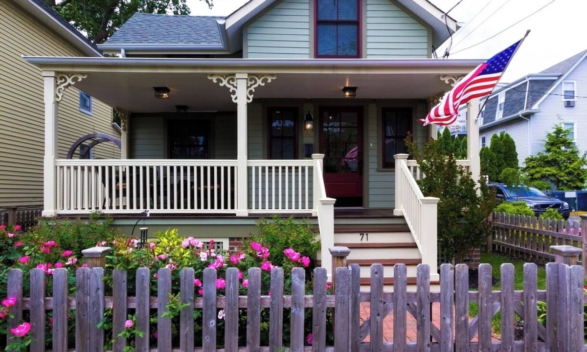 Ocean Grove House | 3BR Beautiful Remodeled Victorian w/Beach Locker