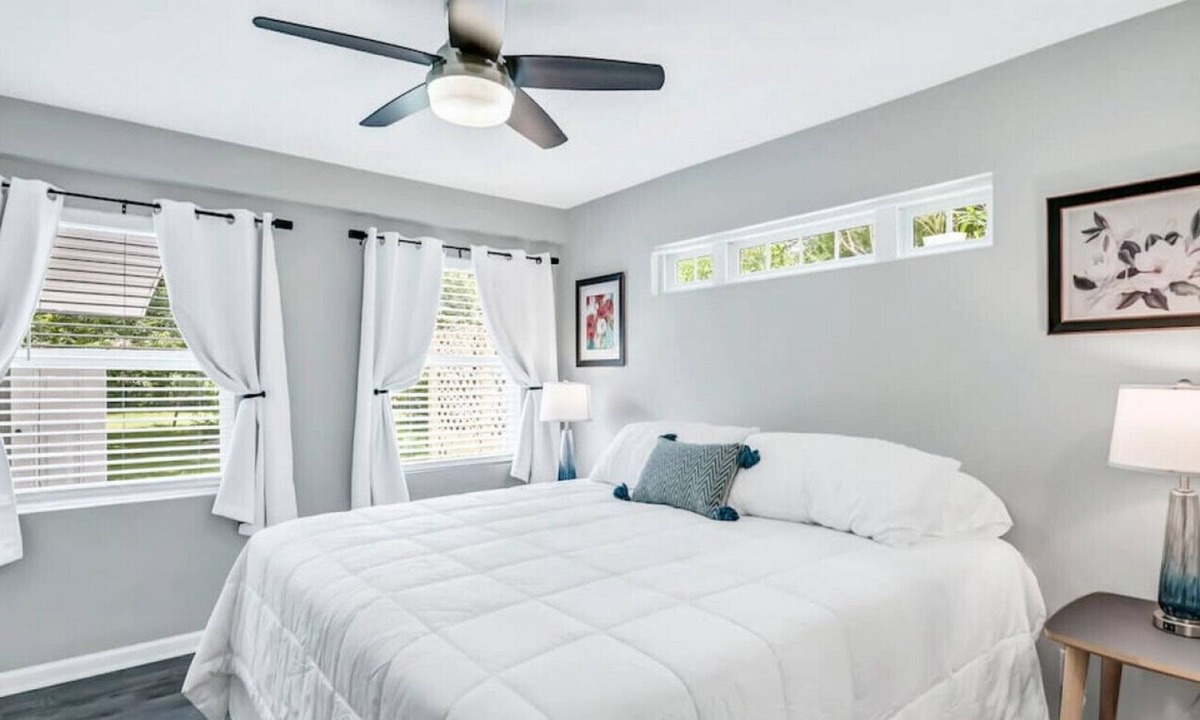 Cayce House | 3BR Cayce| Entire House | Sleeps 9