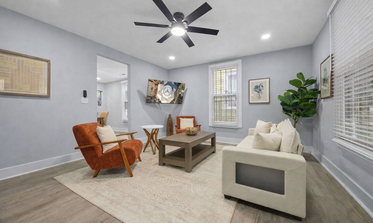 West End House | 3BR Downstairs Unit in BeltLine & Lee+White - Near Stadium Duplex