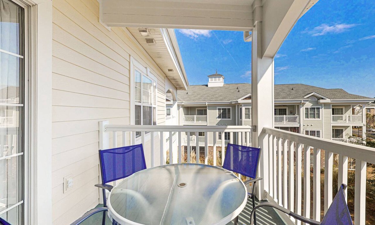 Central Myrtle Beach Condo | 3rd floor condo w/balcony, W/D, pool, close to beach & golf