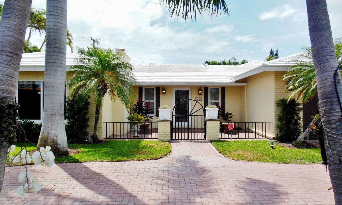 Boca Raton House | 4/3 Pool Home. Tropical, Private, Short Walk to Beach