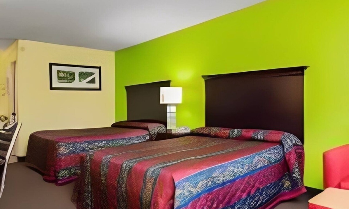 Orlinda Hotel | 4 Accommodations for Family Stay near Dueling Grounds Racetrack | Free Parking