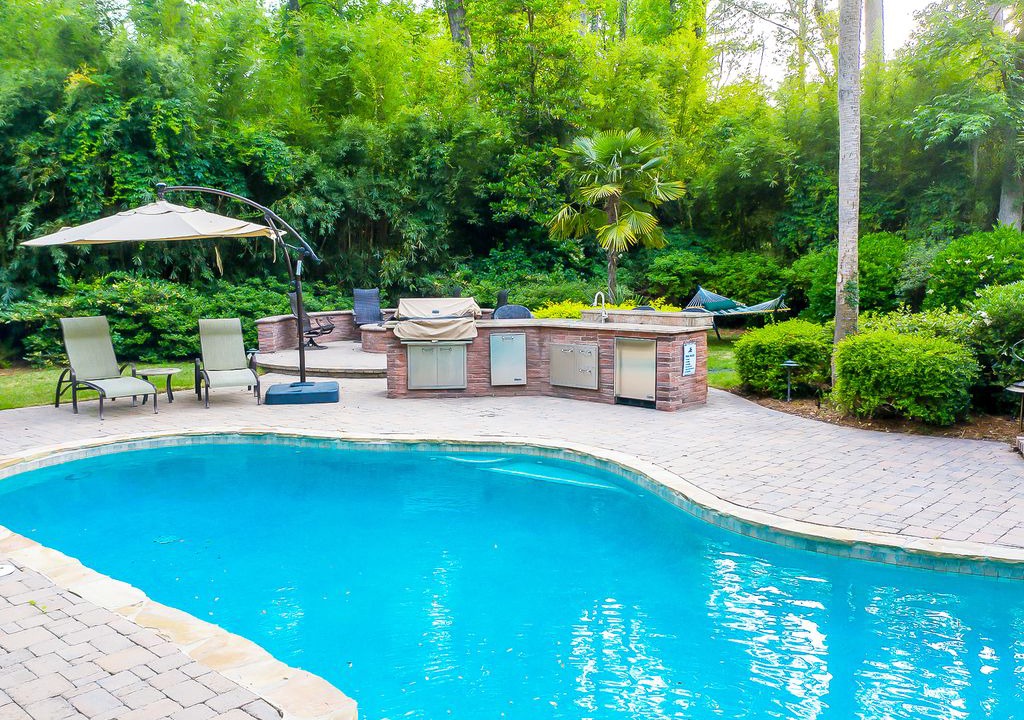 Sea Pines House | 4 Jessamine Place - Renovated and just 4 minutes walk to the beach.