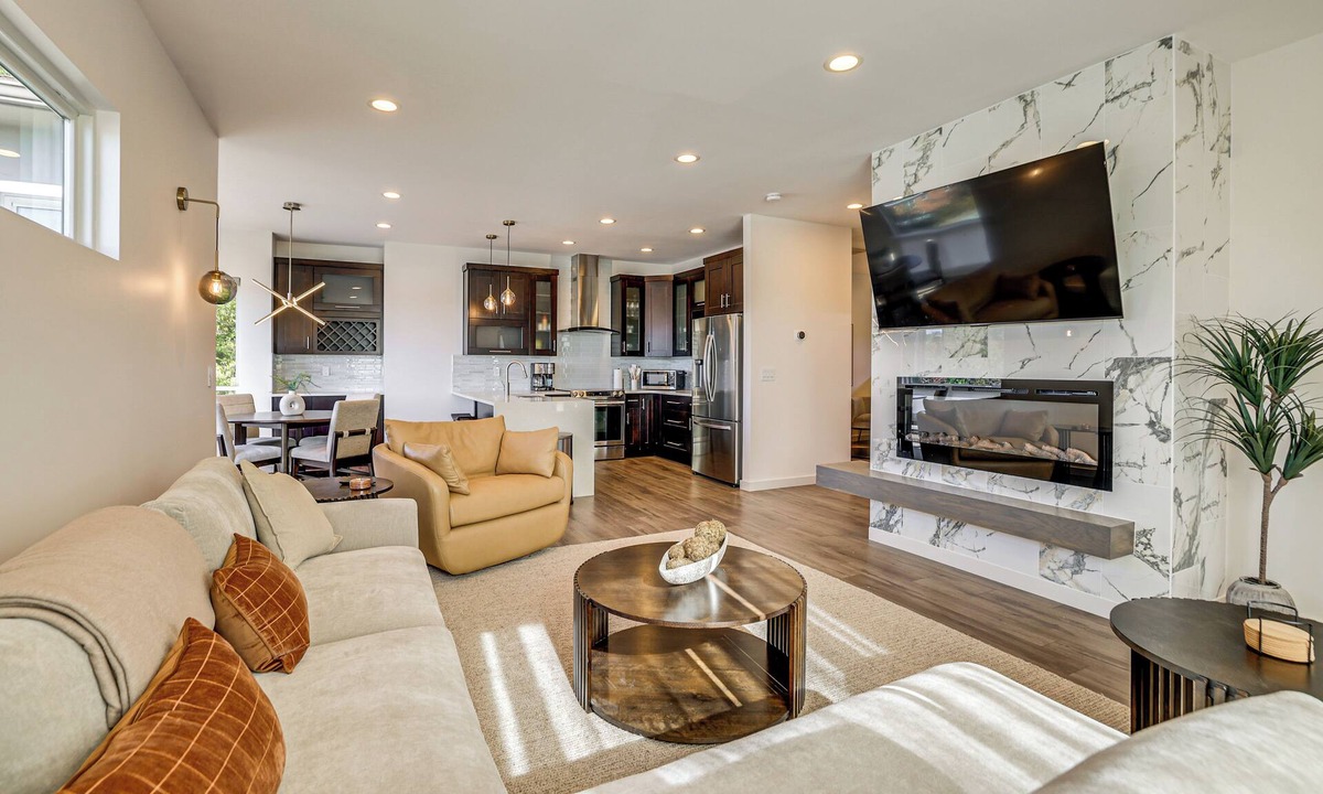 Greenville House | 4 Mi to Dtwn Greenville: Group-Ready Home w/Yard