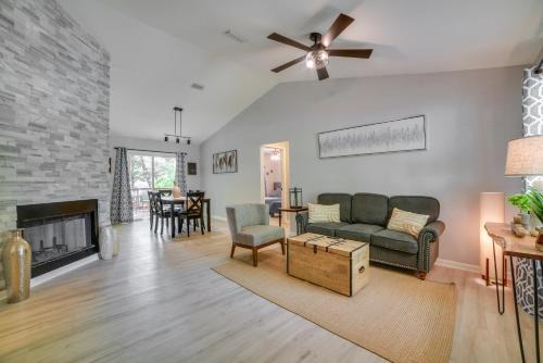 Tallahassee House | 4 Mi to Dtwn! Tallahassee Home w/Private Deck