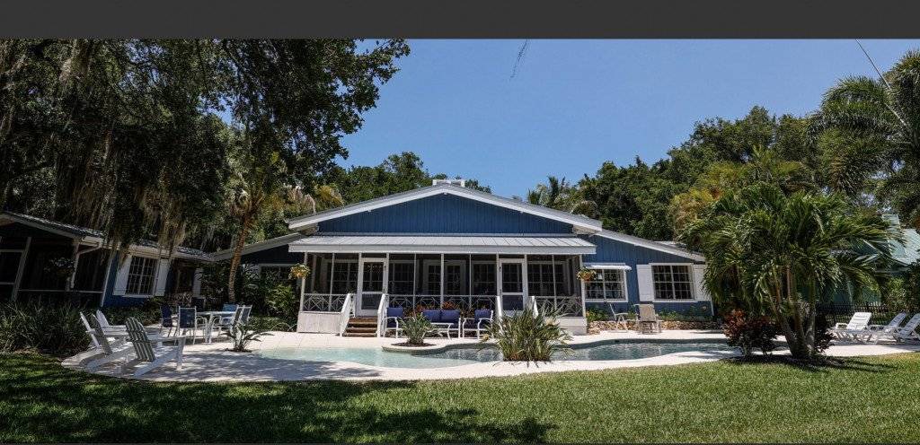 Sanders House | 418 m² House ∙ 8 bedrooms ∙ 15 guests