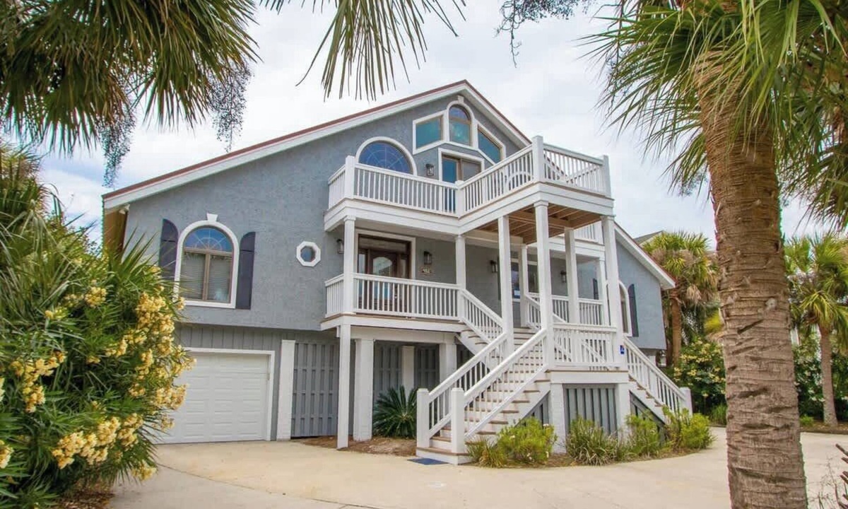 Saint Helena Island House | 452 Tarpon Blvd-Sandy Toes