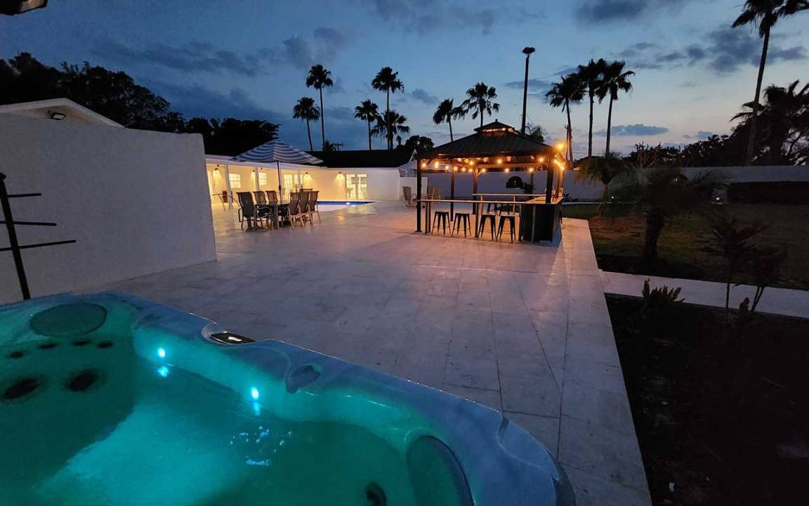 Palma Sola House | 464 m² House ∙ 8 bedrooms ∙ 23 guests