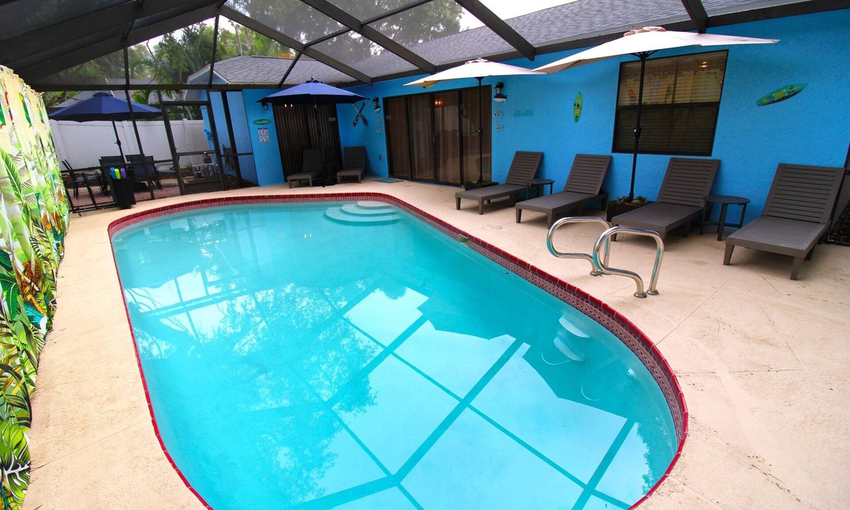 Palm Harbor House | 4BR Family Retreat | Heated Pool + Epic Game Room