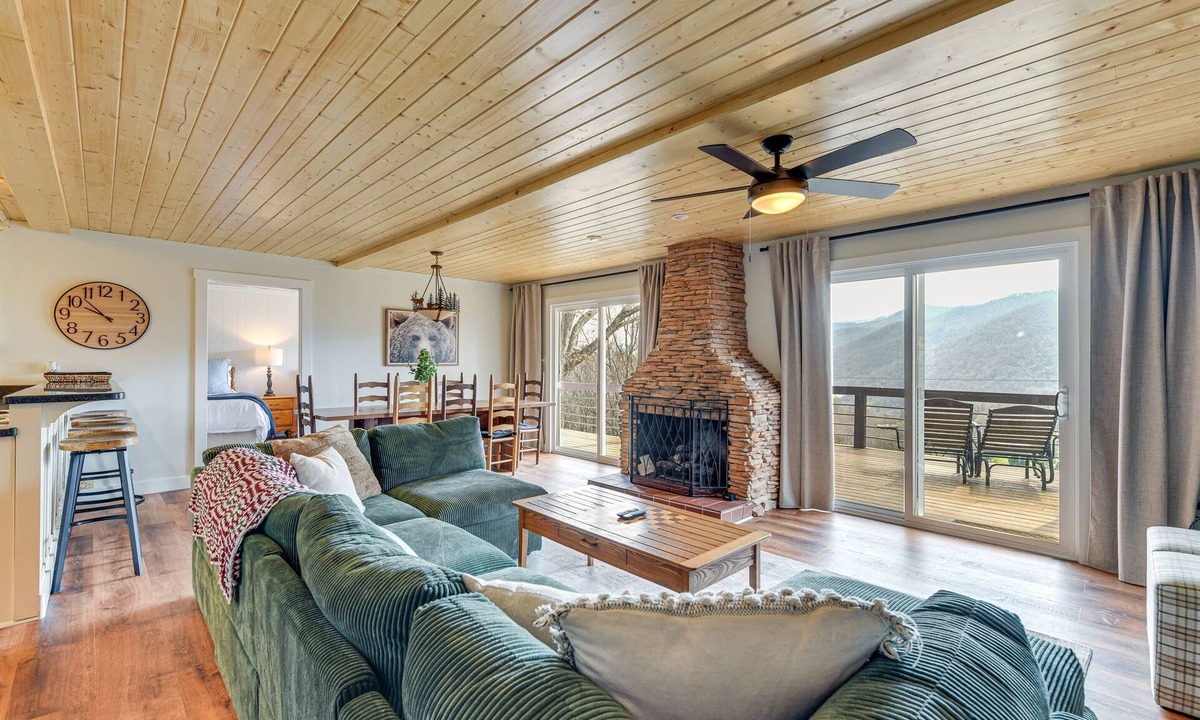 Maggie Valley Cabin | 4BR in Maggie Valley Golf Club, Game Room, Hot Tub