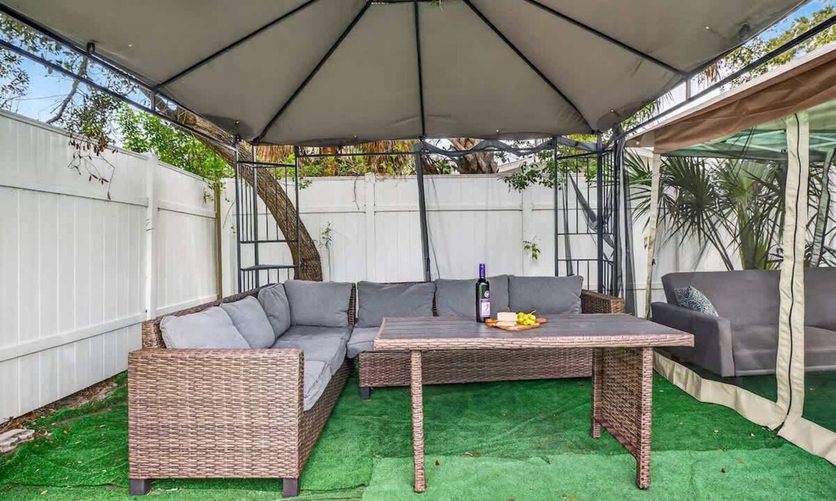 Carver City - Lincoln Gardens House | 4BR Tampa Oasis: 2 Gazebos Near Midtown & Stadium