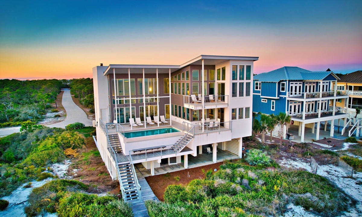 Plantation House | 4th of July week now available as a Friday or Saturday check in!