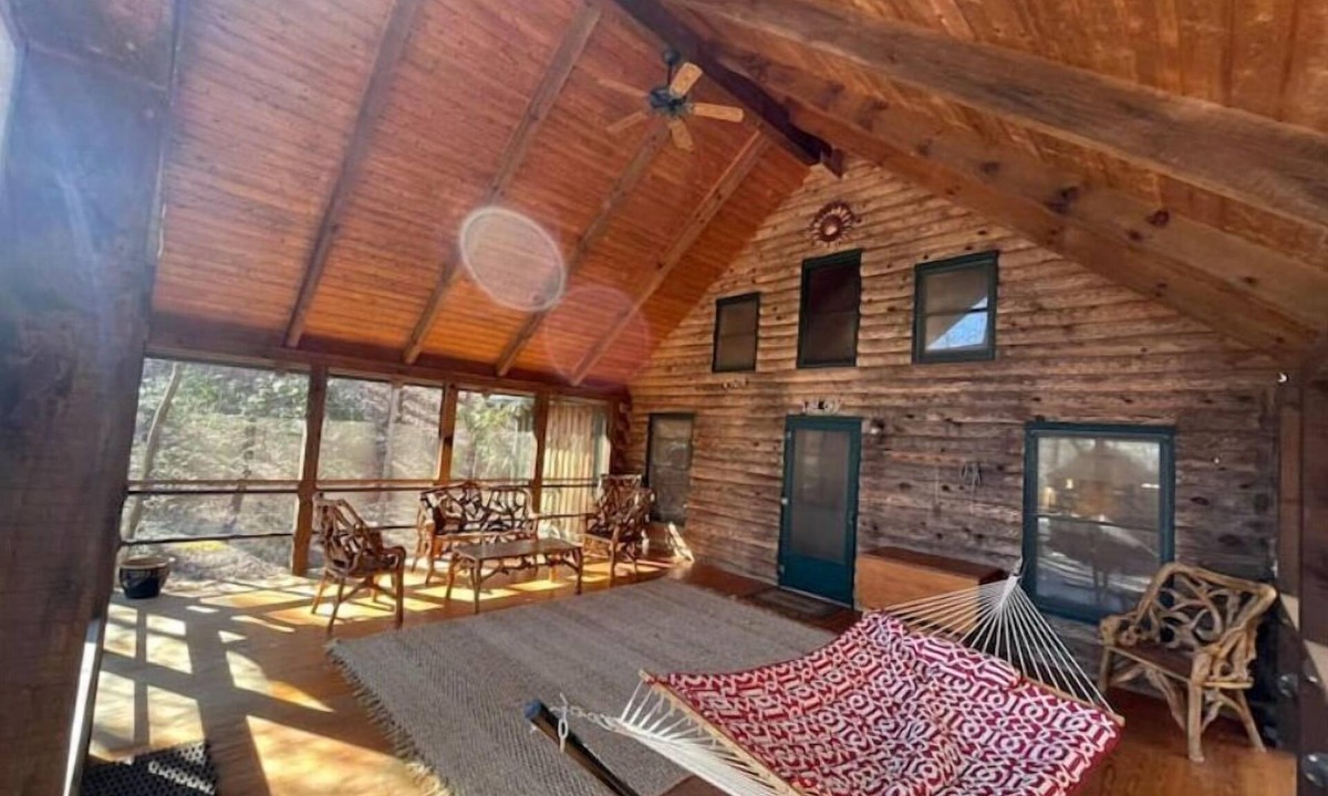 Clayton Cabin | 5 Acre Private Hollow 15 min from Downtown Highlands!