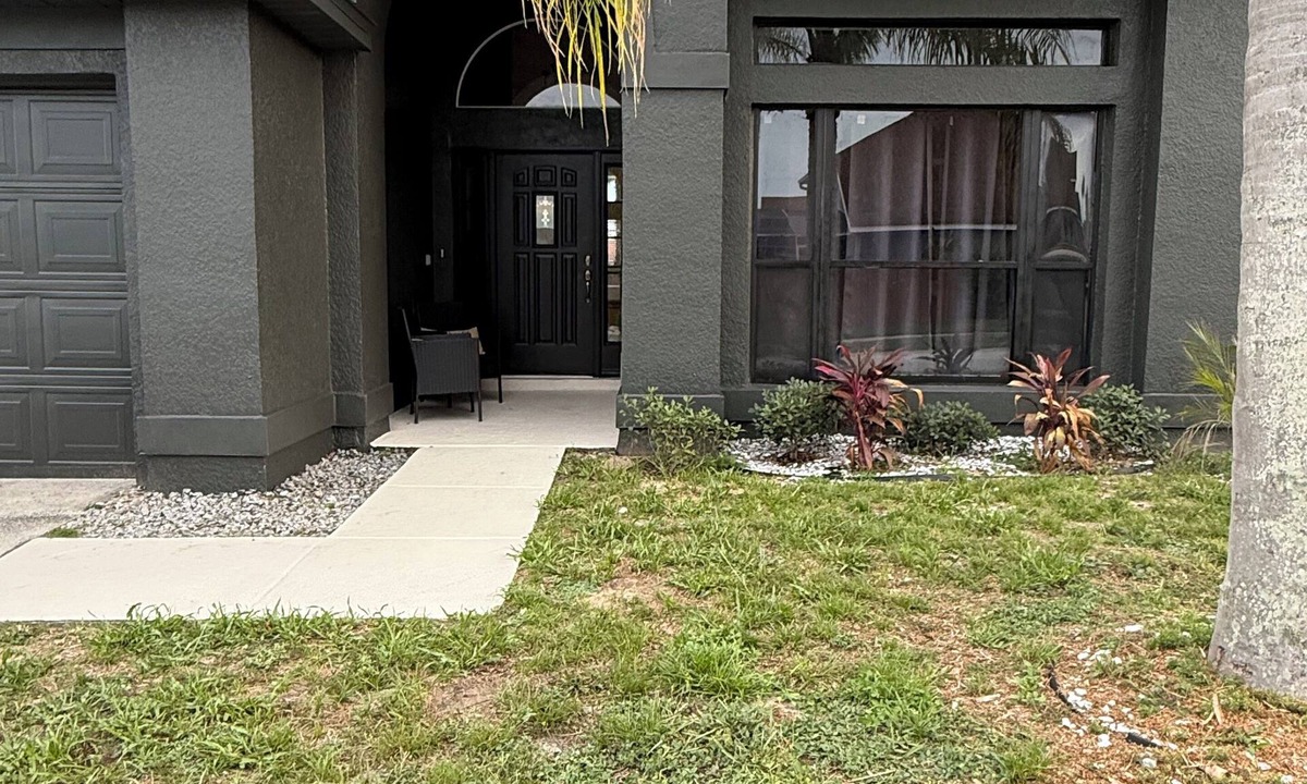 Lake Davenport Estates House | 5-bedroom 3-bathroom house with Pool, in gorgeous Davenport. Close to parks