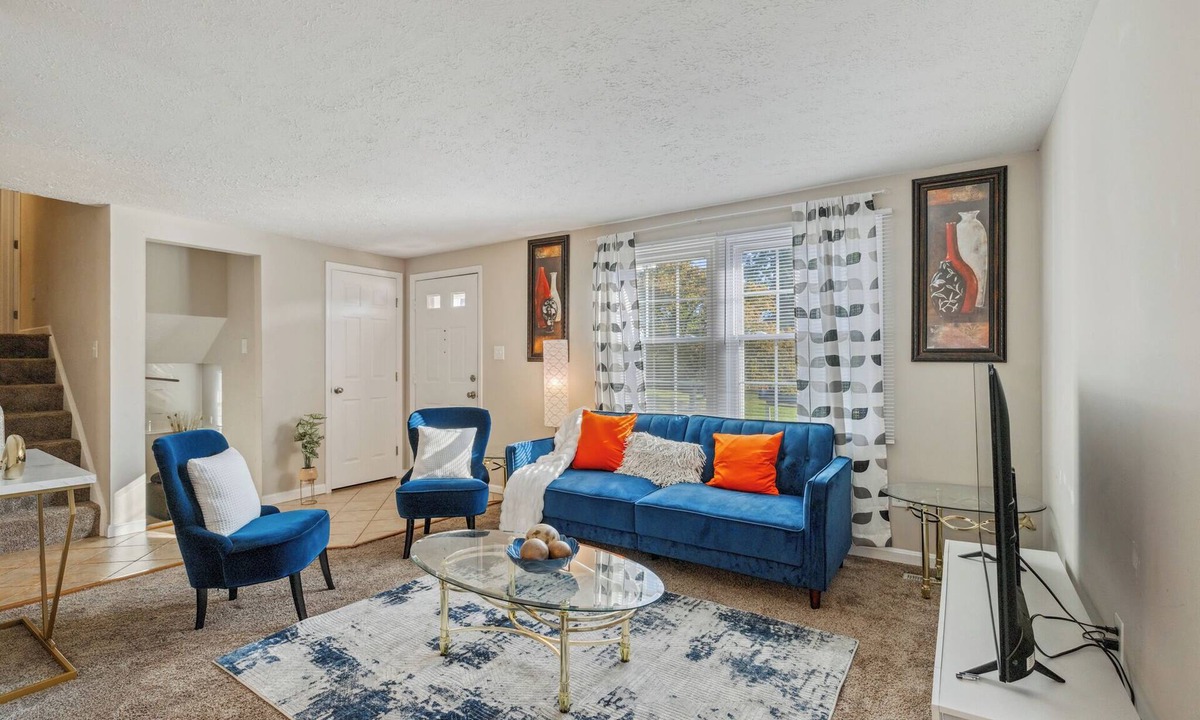 Waldorf House | 5- bedroom house DC ,VA , Booked by the room only .