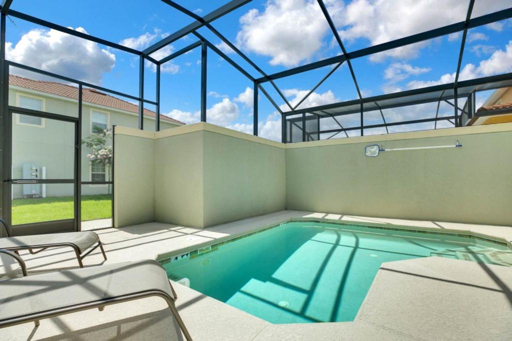 Bay Lake House | 5 Bedrooms - 4 Bathrooms - Paradise Palms 3087 BP