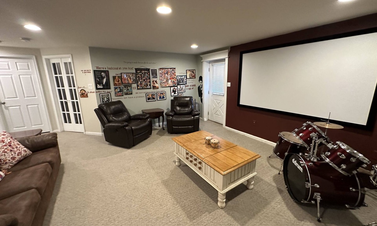 Greentree Apartment | 5 BR w/Band & Piano Setup, Private Gym, Theatre & Office