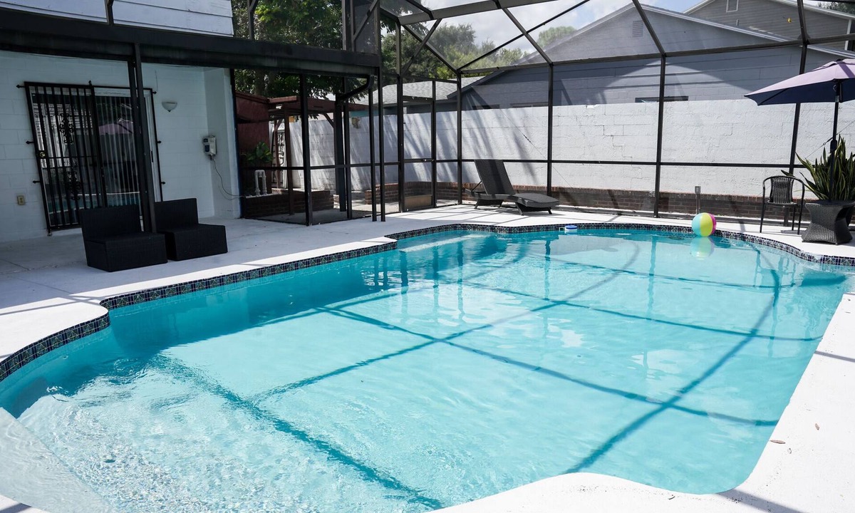Orlando House | 5 ⭐⭐⭐⭐⭐ Lux 4BD, Sleeps 10, Mins to D/T, Golf, UCF