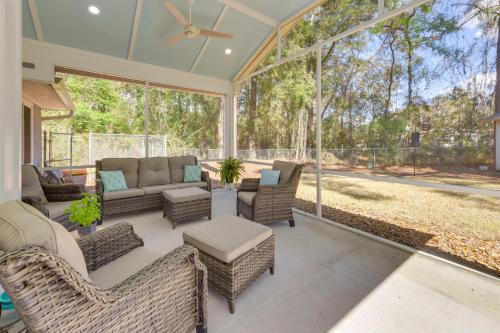 Port Royal House | 5 Mi to Dtwn Beaufort: Home w/Screened-In Patio