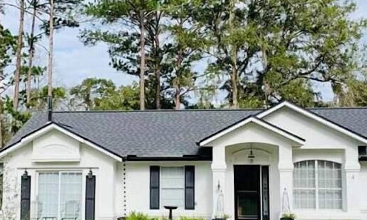 Fellowship House | 5 miles from WEC available for winter circuit Nov —April can discuss barn use
