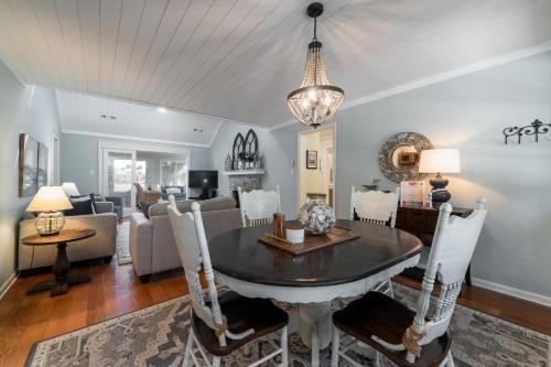 Tarpon Pond House | 546 Tarpon Pond Cottage
