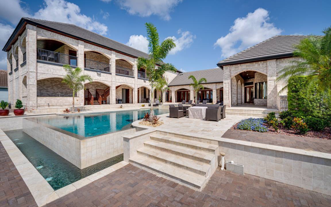 Groveland House | 585 m² House ∙ 5 bedrooms ∙ 13 guests