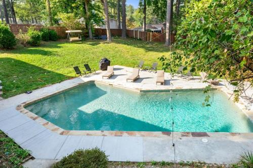 Atlanta House | 5Br Poolside Escapade Grand Vista Retreat sleeps 24
