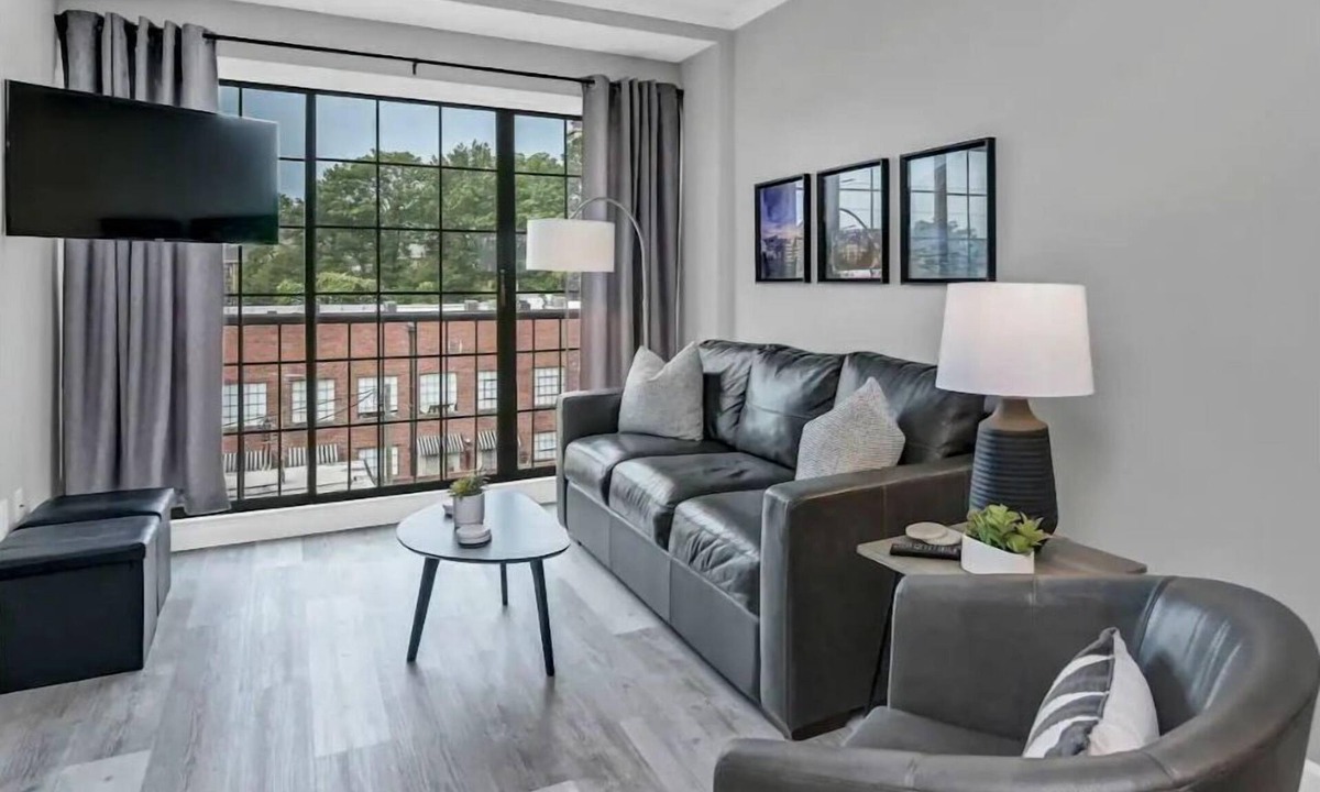 Five Points Condo | 5pts Penthouse - Walk to USC & Downtown - Near Ft Jackson