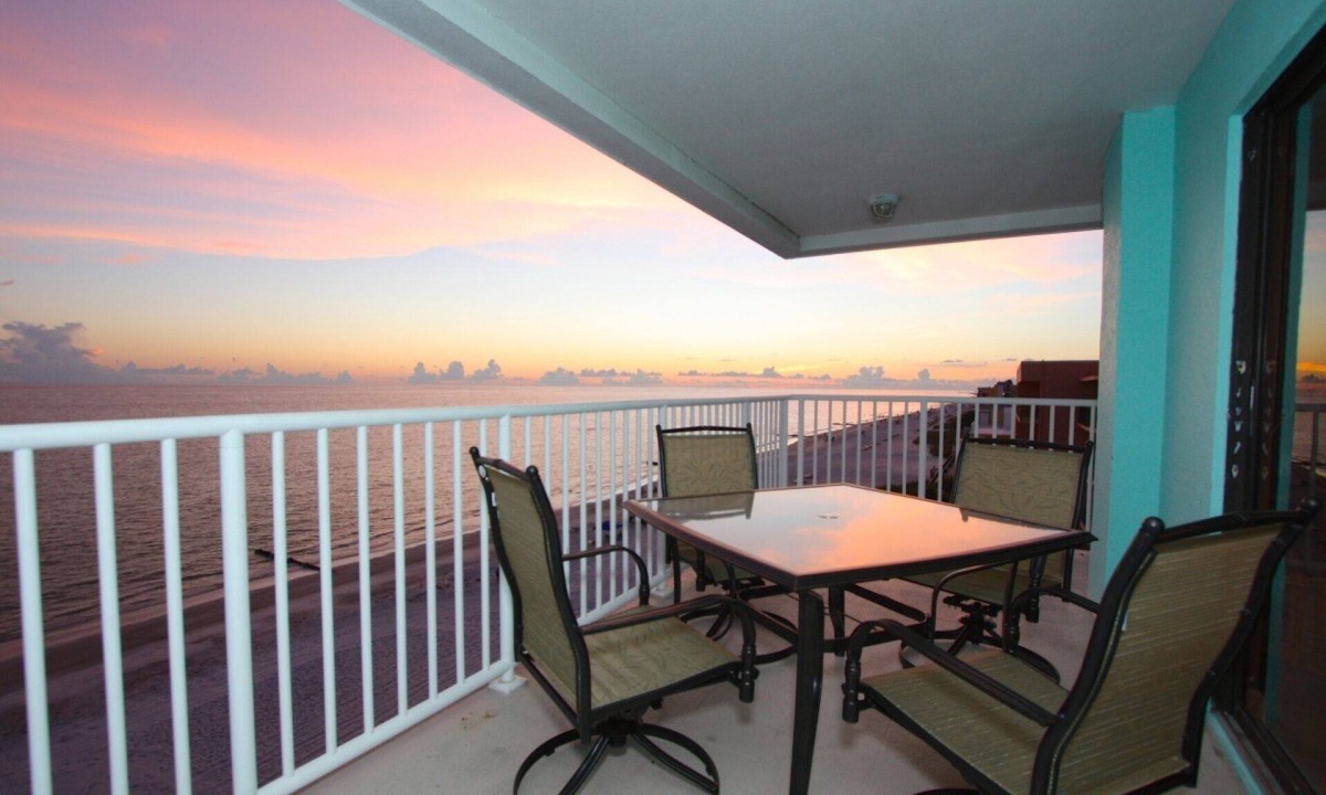 Arena De Madeira | Madeira Beach