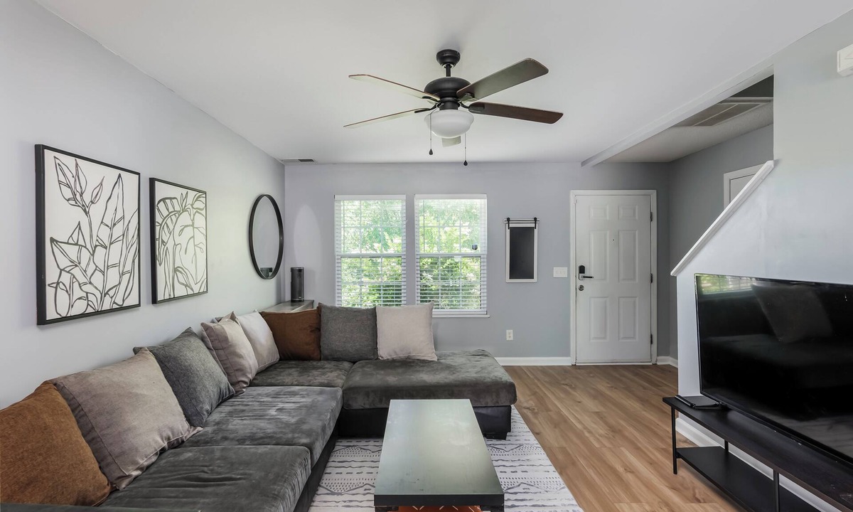 Huntcliff House | 6.4 Miles from MUSC - 105 Curvewood