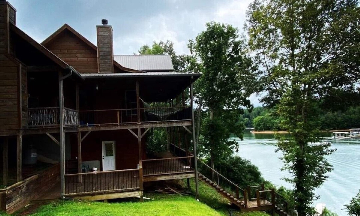 Blairsville House | 6 BR Luxury Lake Nottely Mountain Retreat