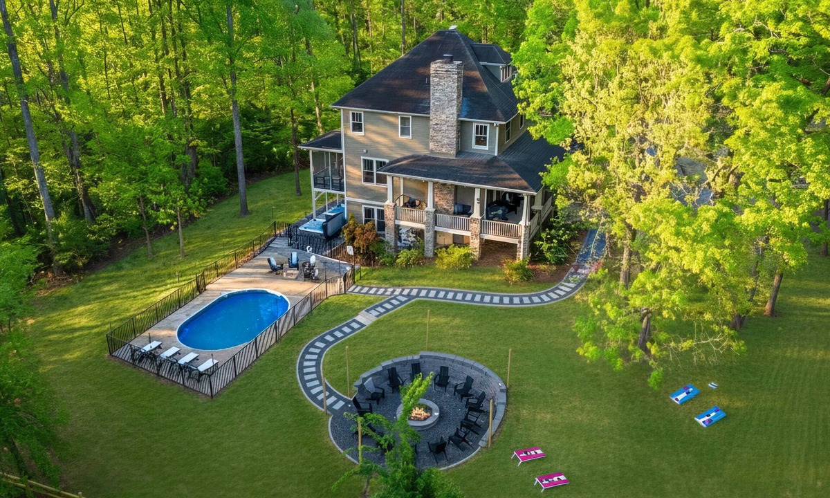 Fletcher Cabin | 6 King Bedrms! Heated Pool. 2 Hot Tubs. Game Room. 3 Fire Pits. Sleeps 22!