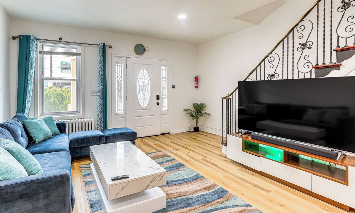 Eastwick House | 6 Mi to Lincoln Financial: Stylish Philly Townhome