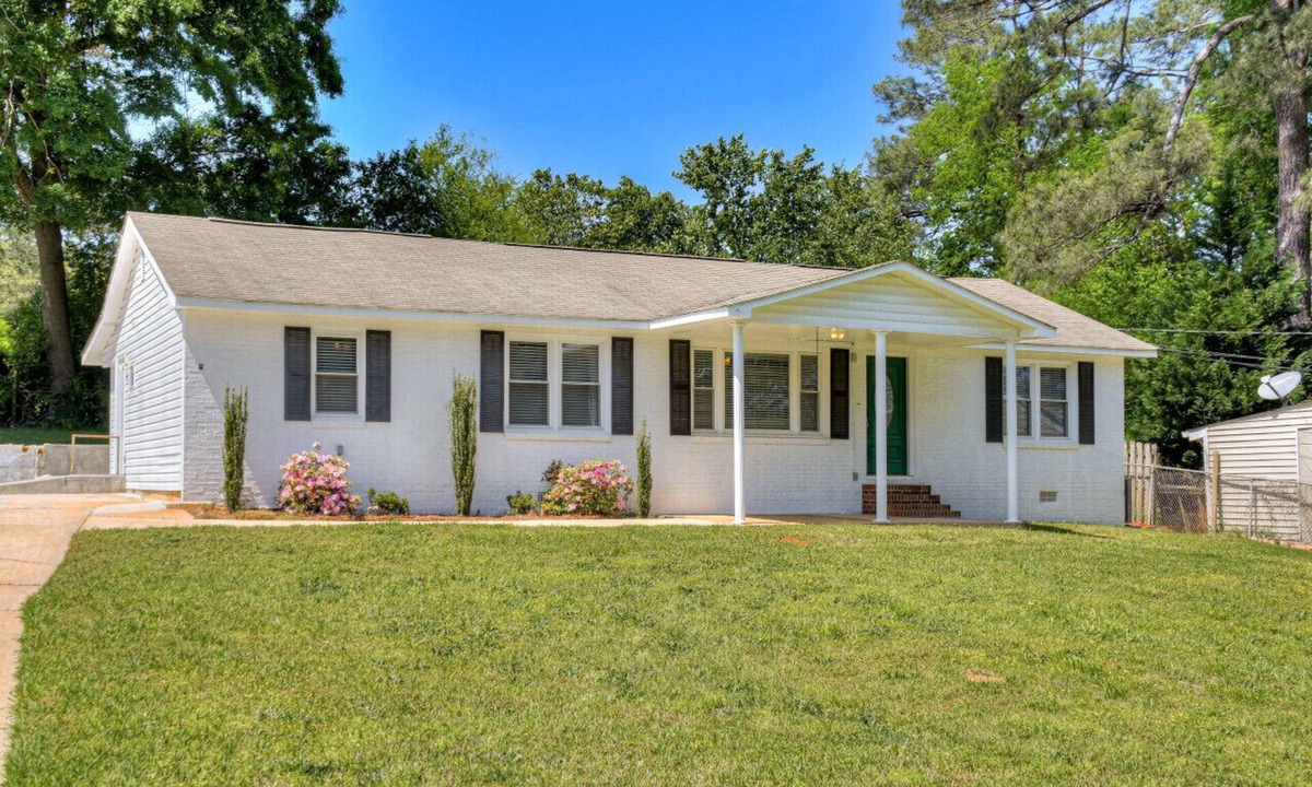 National Hills House | 6 min to Hospitals/Downtown - Magnolia Cottage