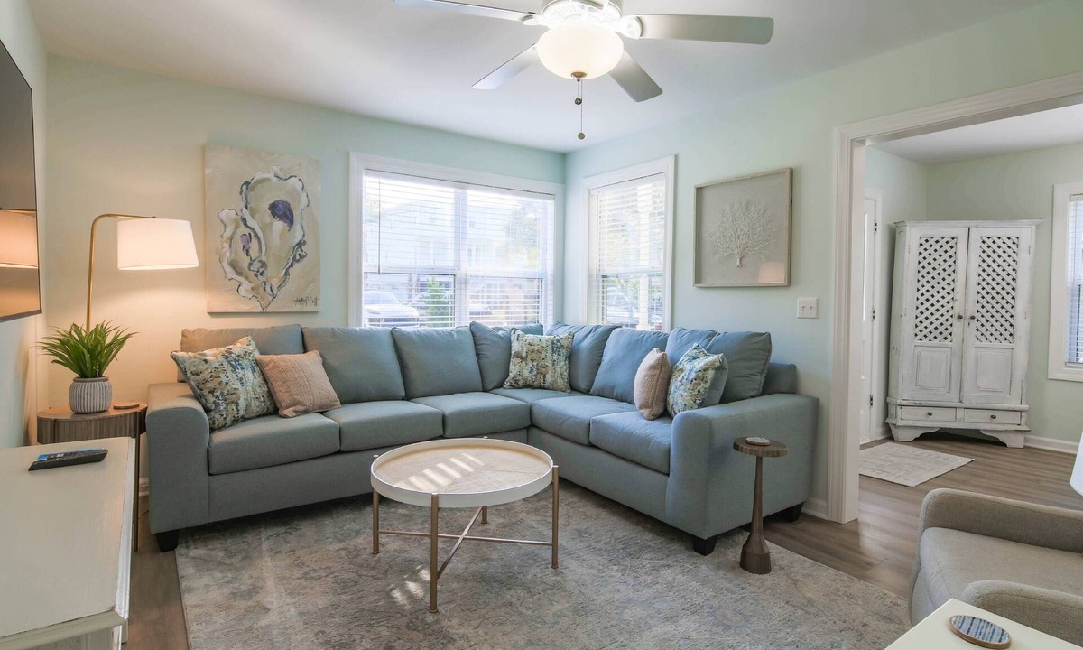 Isle of Palms House | 6 Min Walk to Beach! Dog & Family Friendly, Ground Level Duplex Unit w/Bunk Room & Covered Deck