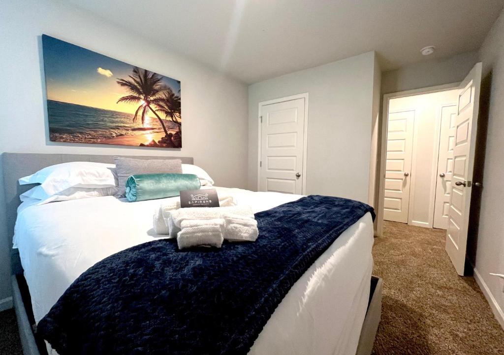 Riverdale House | 6078 Rockaway