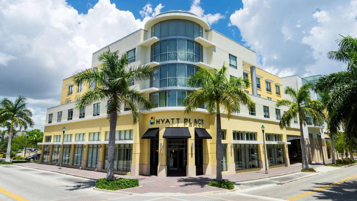 Pineapple Grove Arts District Hotel | 67 m² Hotel ∙ 127 guests