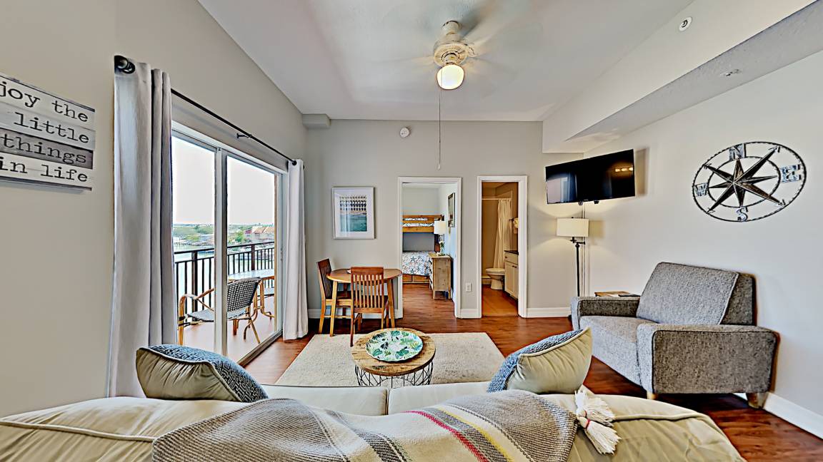 Madeira Beach Condo | 68 m² Condo ∙ 2 bedrooms ∙ 6 guests